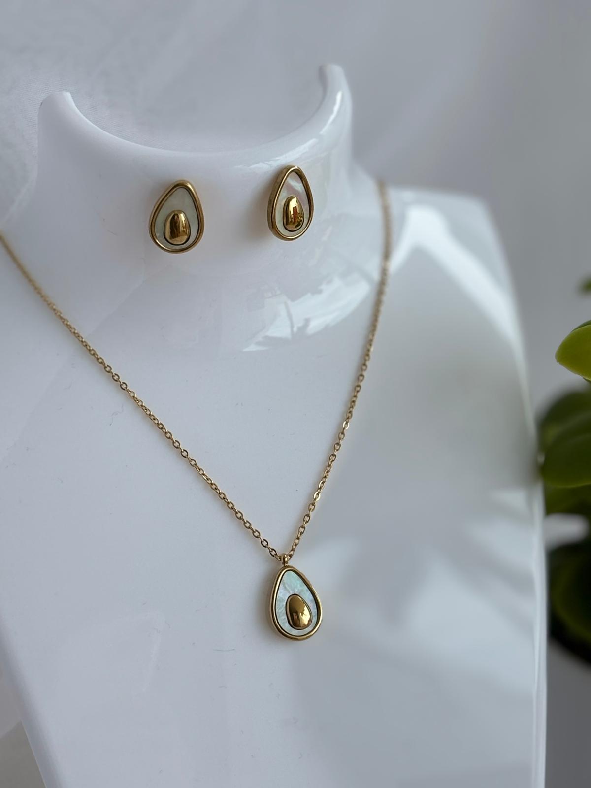 AVOCADO NECKLACE & EARRINGS SET